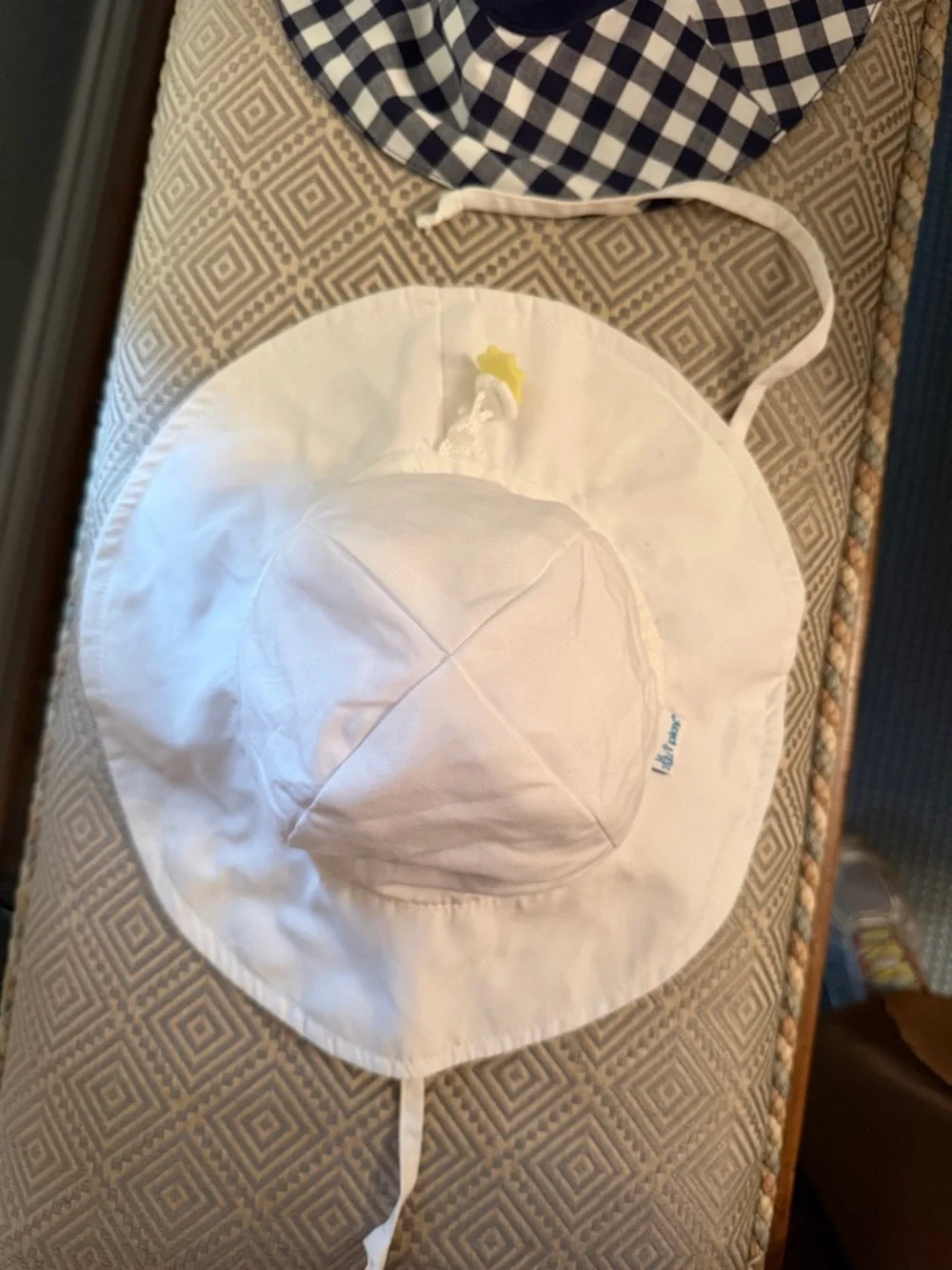Baby Hats Janie and Jack Navy Gingham Bucket Sun Hat NWT & Iplay White 0-6 mo.